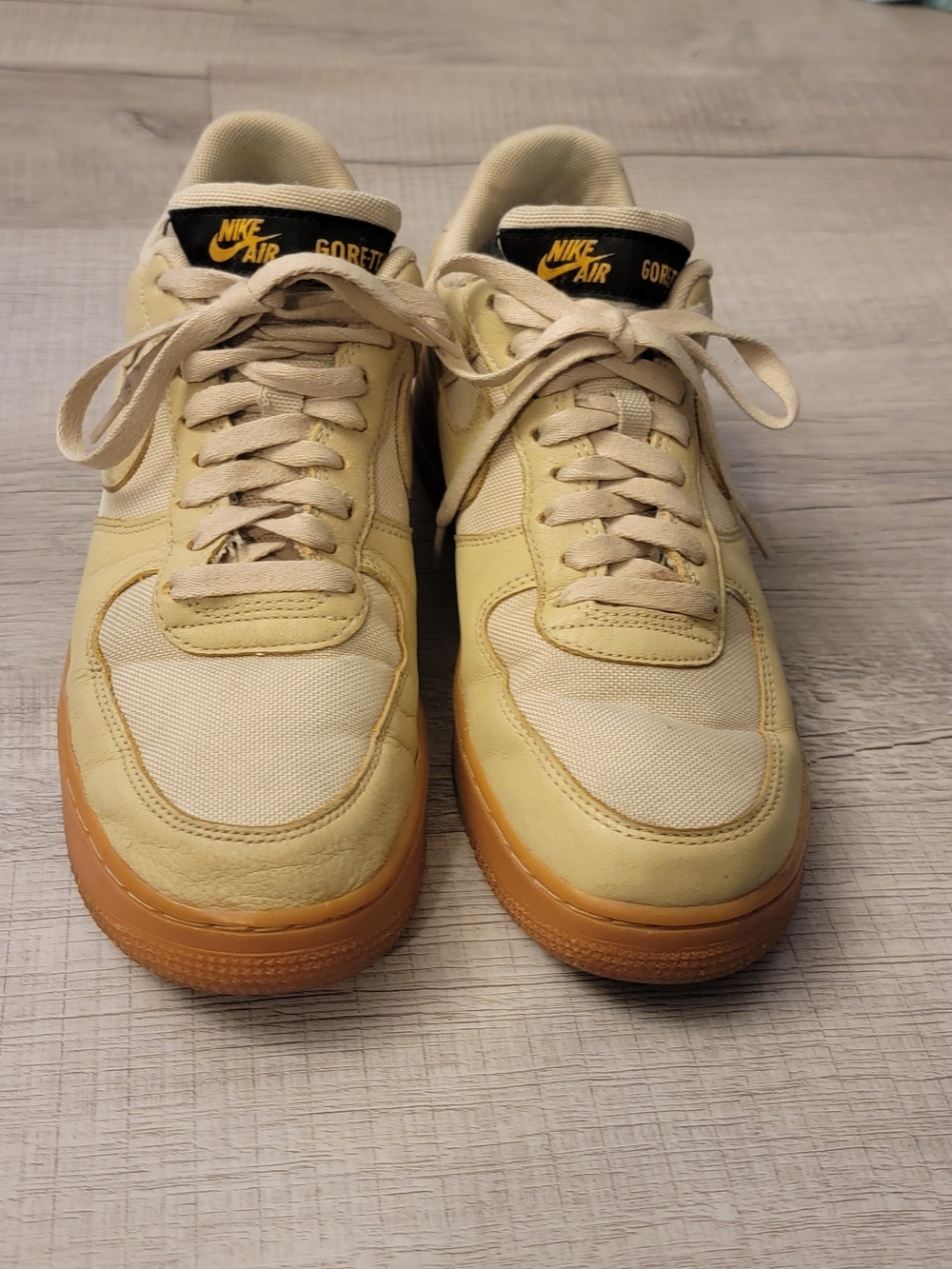 Nike Men’s Sneakers in Beige with Gum Outsole